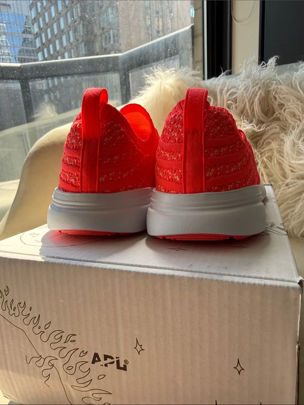 NIB, Ret $119, APL TechLoom Red/Peach Wave Youth Sneakers (Size 2/EUR 33)/Unisex